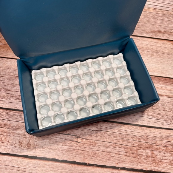 Vintage Avon Sample Bottle Storage Case • EMPTY Organizer Box • Blue Vinyl - Picture 3 of 8